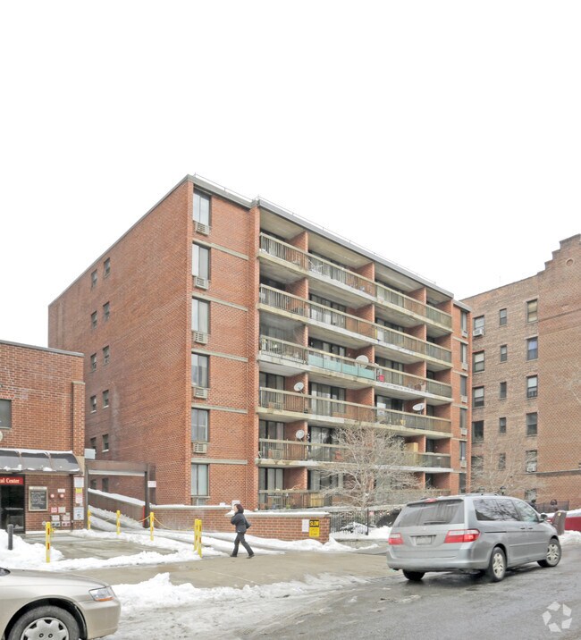 Primary Photo - 13635 Maple Ave