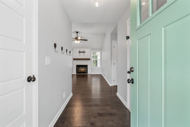 Foto del edificio - Stylish One-Level Home with 3 Bedrooms, 2 ...