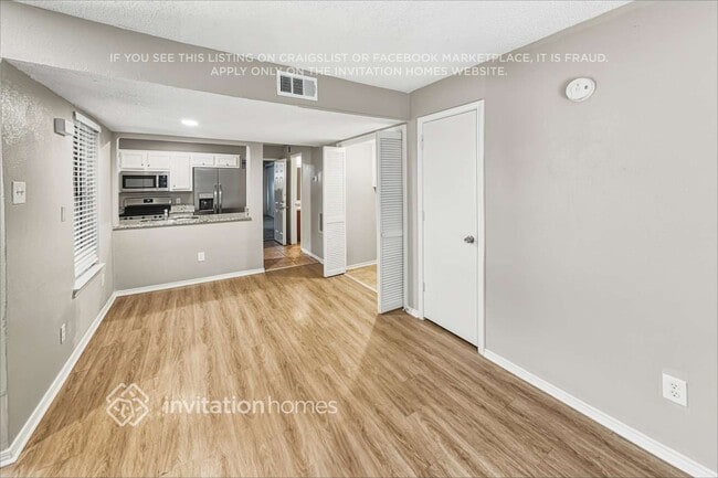 Building Photo - 427 Dawn Dr