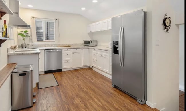 Foto del edificio - 7766 SW Bayberry Dr