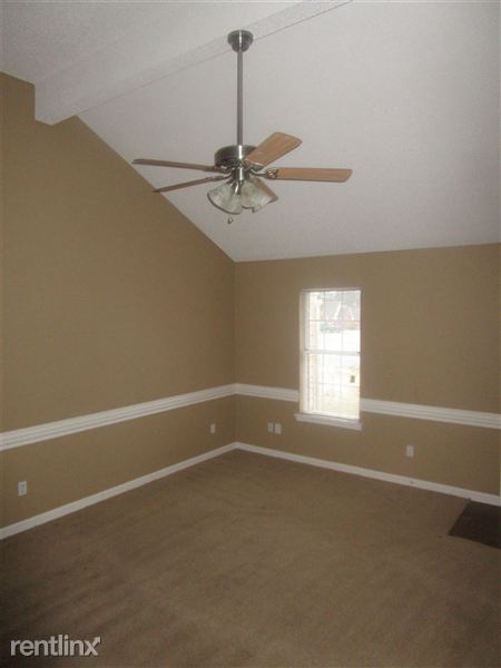 Building Photo - 3943 Oak Branch Cir E
