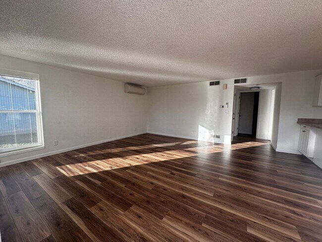Foto del edificio - Coming soon 2 Bedroom 1 Bath Single Family Home