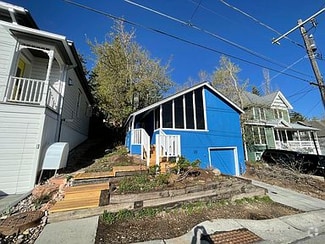 Building Photo - 917 Empire Ave