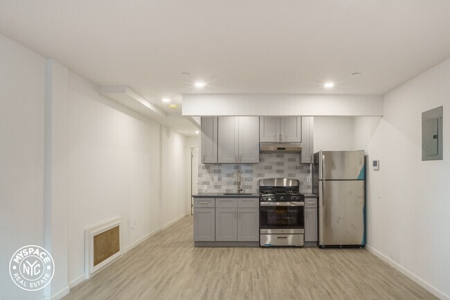 Building Photo - 323 49th St