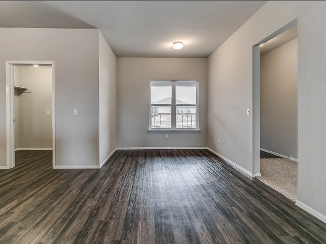 Building Photo - Spacious 4-Bedroom Home in Shawnee!