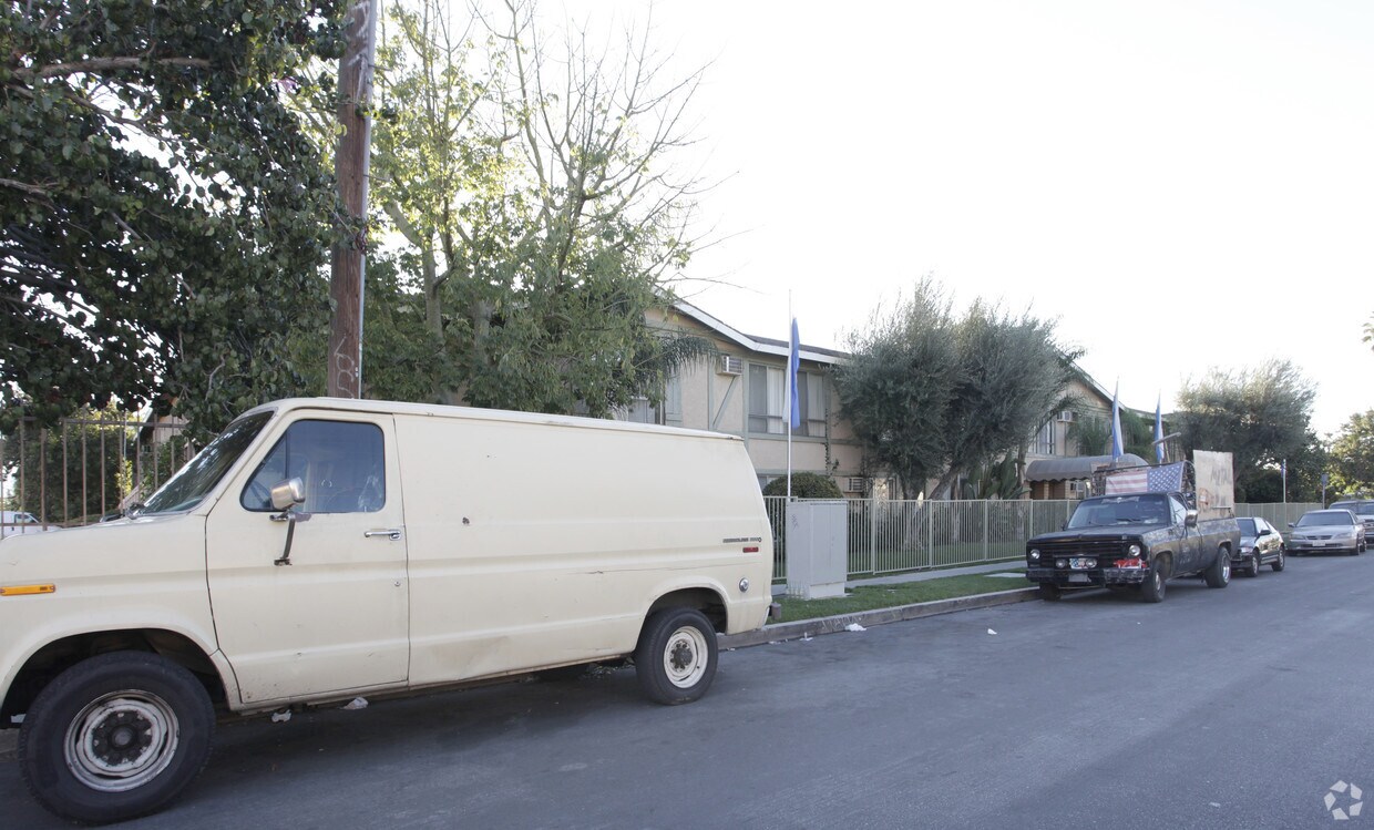 Primary Photo - Cleon Apartments