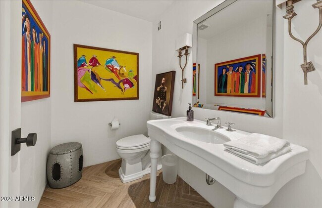 Foto del edificio - 4843 N 72nd Way