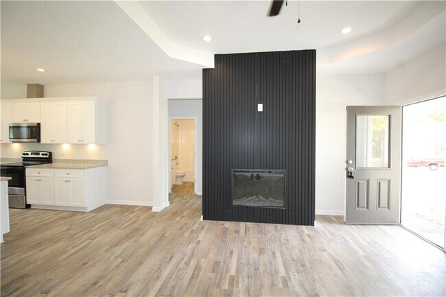 Foto del edificio - 122 Fairview Oak Trce