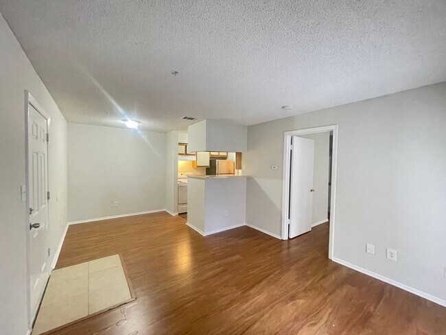Foto del edificio - 1 Bed / 1 Bath Condo in Gated Comm. In Alt...