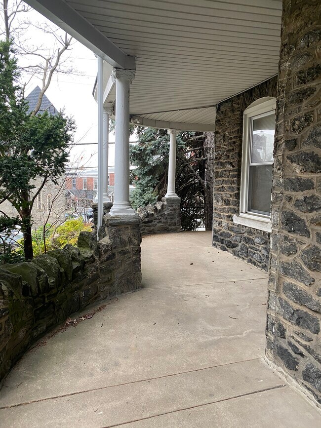 Building Photo - 5201 Ridge Ave