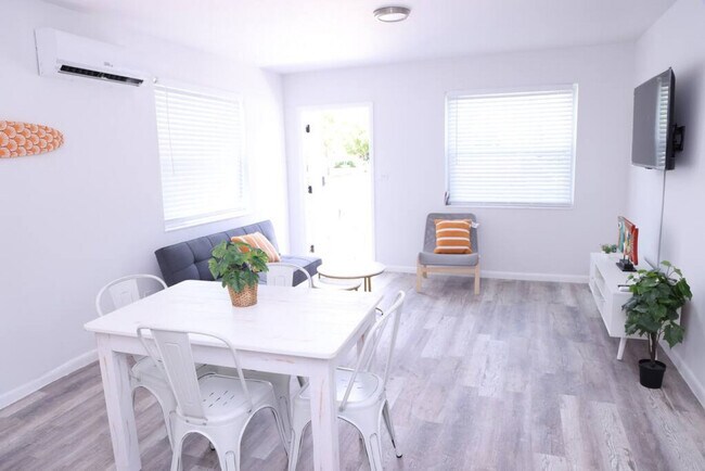 Foto del edificio - 1109 Douglas Rd