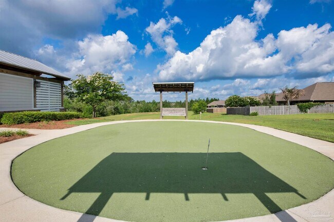 Foto del edificio - 7814 Burnside Lp