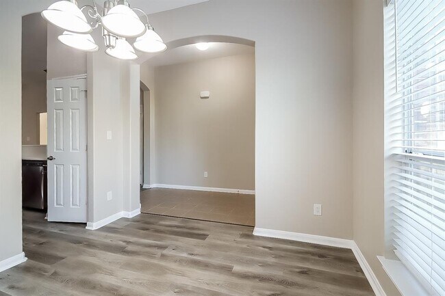 Building Photo - 8630 W Highlands Crossing
