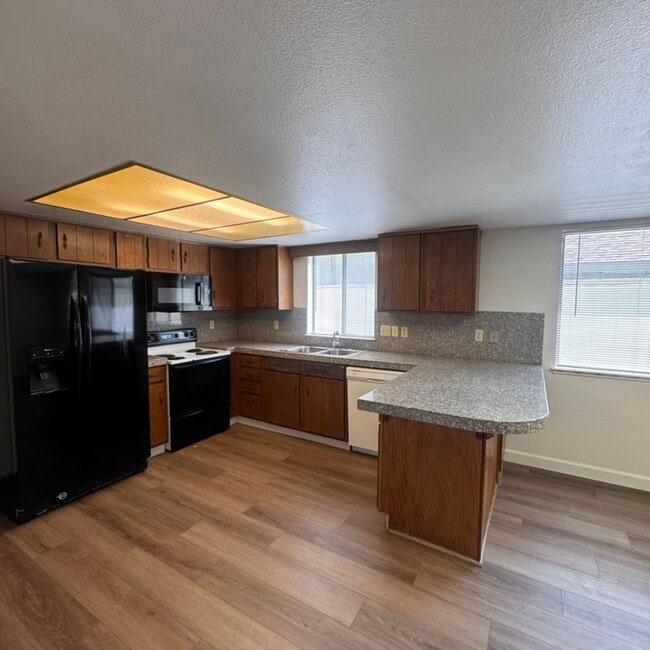 Building Photo - 1255 Searchlite Ct