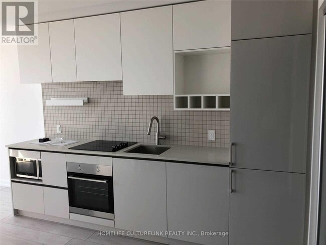 Building Photo - 898 Portage Pkwy