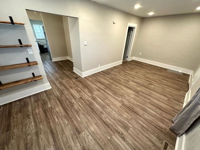 Foto del edificio - Cute, Remodeled 2 Bed, 1 bath Home (Availa...