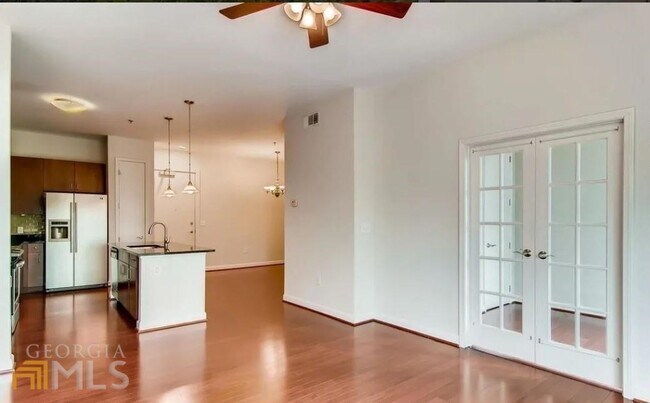 Building Photo - 711 Cosmopolitan Dr NE