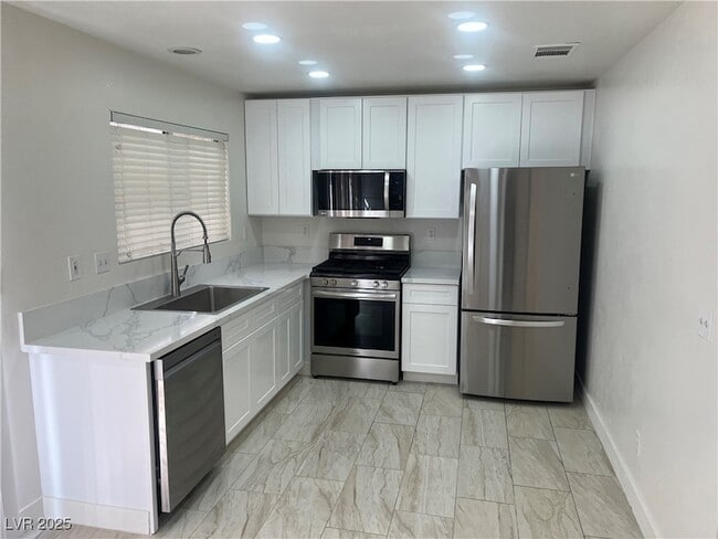 Building Photo - 368 Abbington St