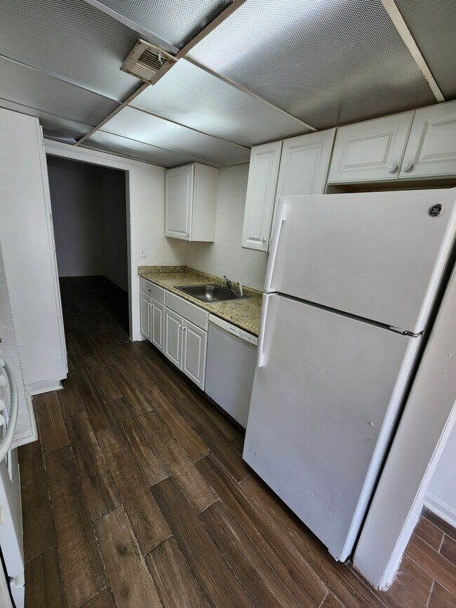 Foto del edificio - 6399 Baker Ct