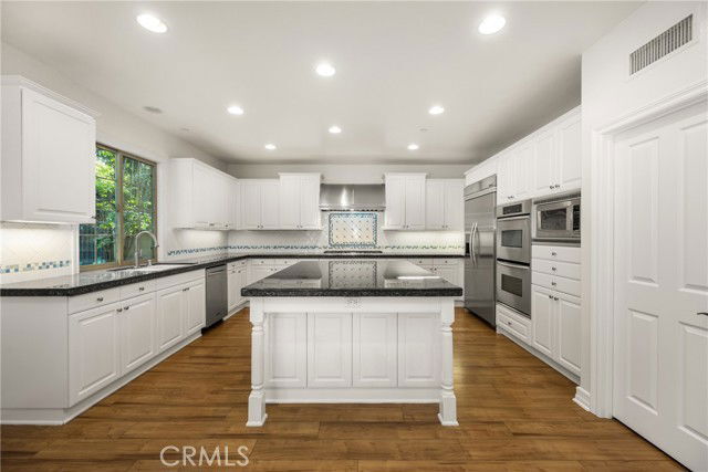 Building Photo - 38 Via Cartama