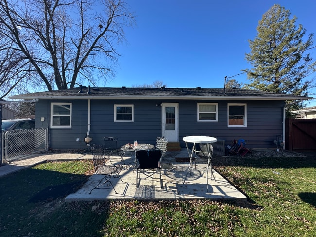 Building Photo - 2204 Melrose Ave