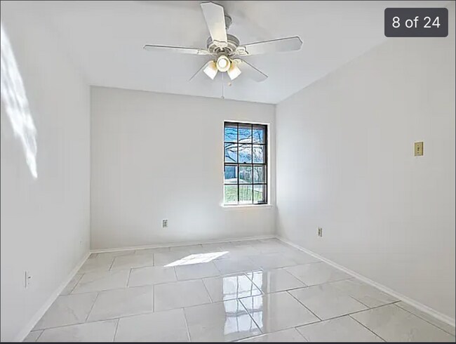 Foto del edificio - 1300 Monica St