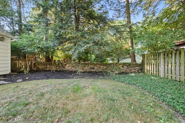 Building Photo - 181 Amazon Pl