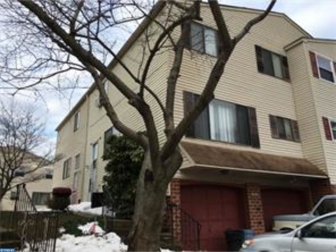 1517 Gregg St, Philadelphia, PA 19115