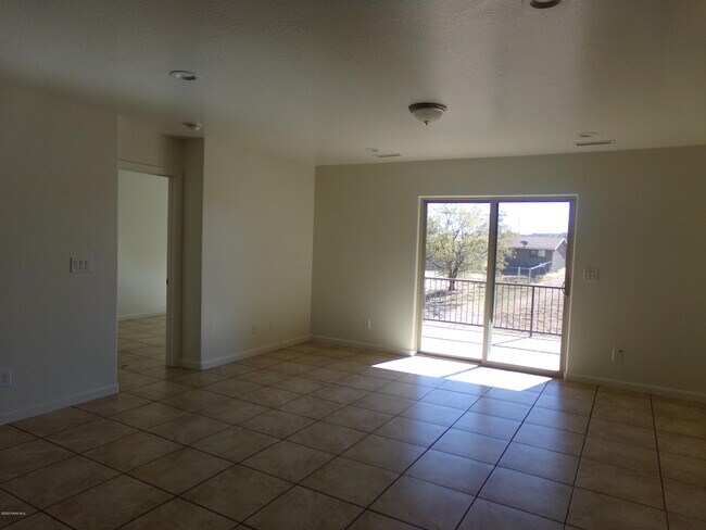 Building Photo - 8471 E Leigh Dr