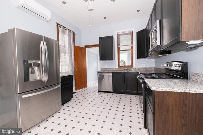 Building Photo - 649 N 53rd St