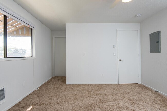 Carolyn Court | Dormitorio - Carolyn Court