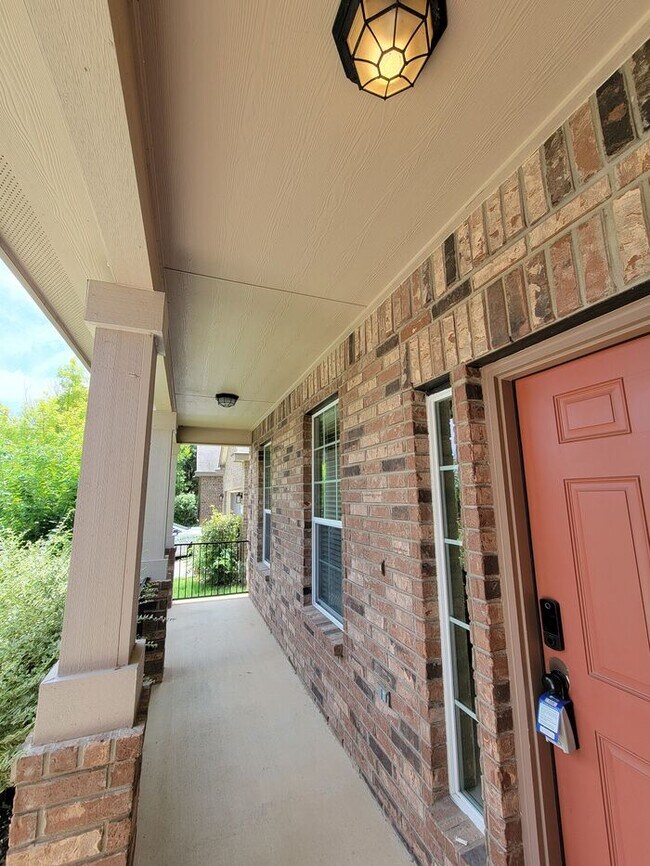 Building Photo - Charming 4 beds 2 baths in San Antonio!