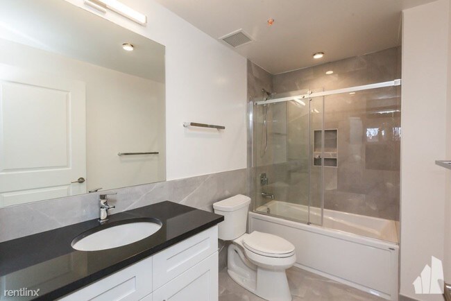 Foto del edificio - 3835 N Broadway