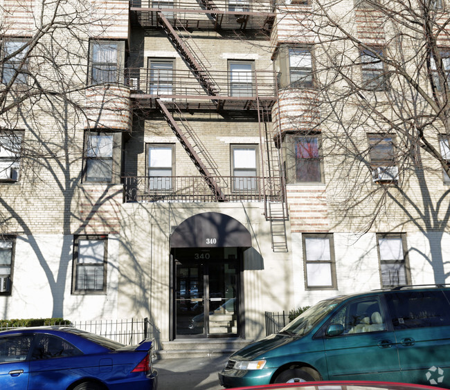 Foto del edificio - 340 E Mosholu Parkway