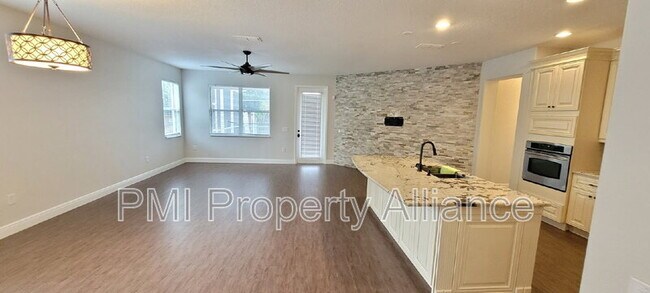 Building Photo - 10114 Stratford Pointe Ave