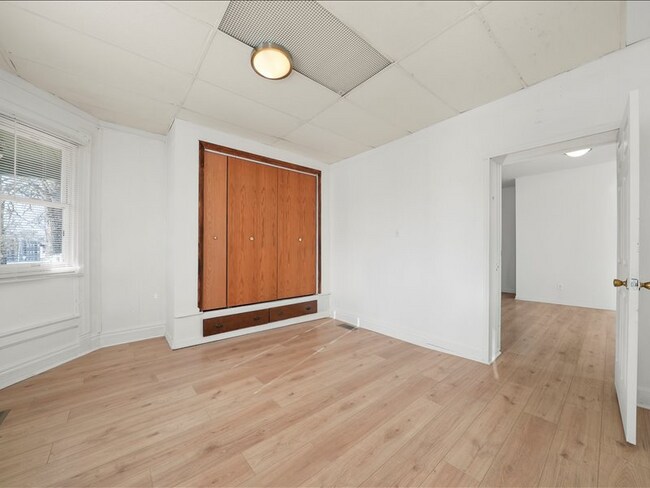 Foto del edificio - 1097 E Merchant St