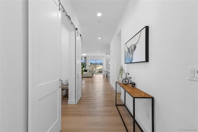 Foto del edificio - 6610 Fawn Path Ln