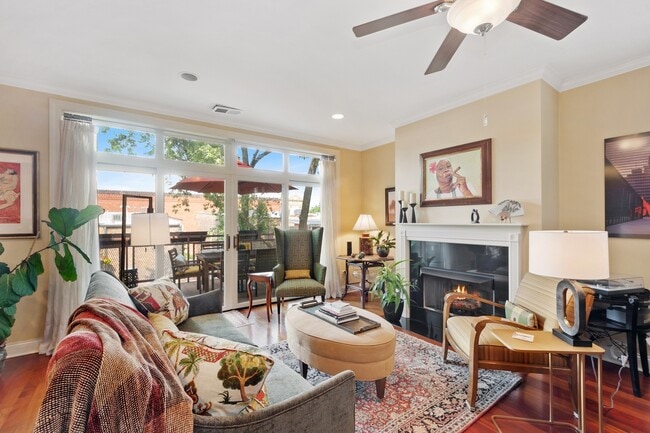 Building Photo - 1056 W Lawrence Ave