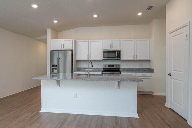 Building Photo - 841 Wedgewood St