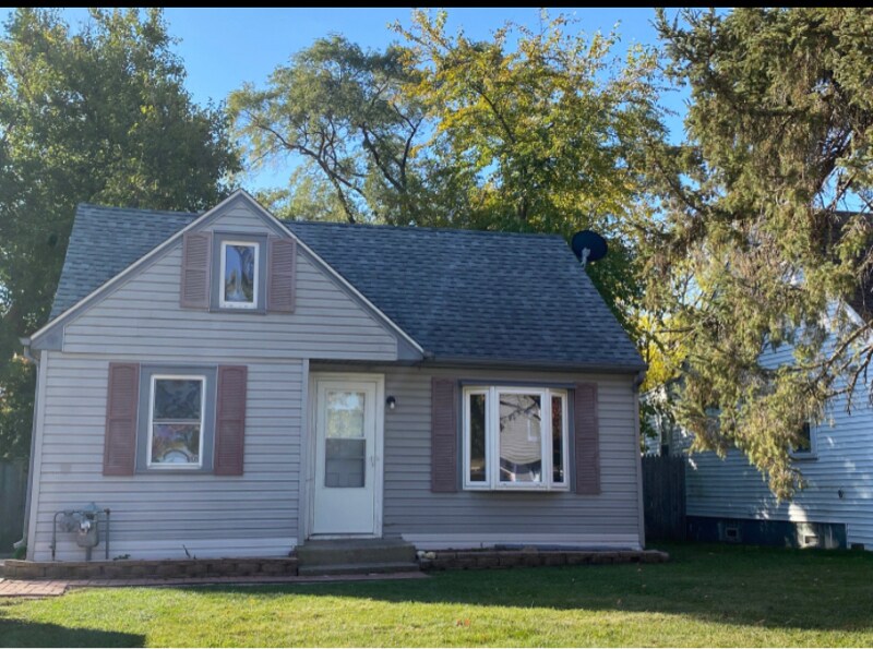 Primary Photo - 527 Daisy Ln