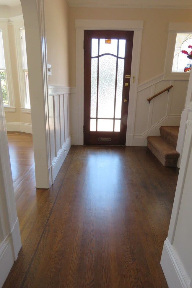 Photo - Noe Valley House - 3 beds-1.5 baths - VIEW - garage