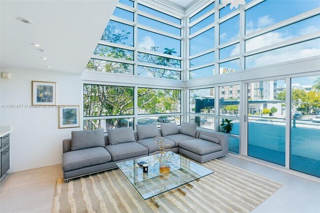 LIVING ROOM - 421 Meridian Ave