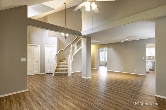 Foto del edificio - 12840 SW Harlequin Dr
