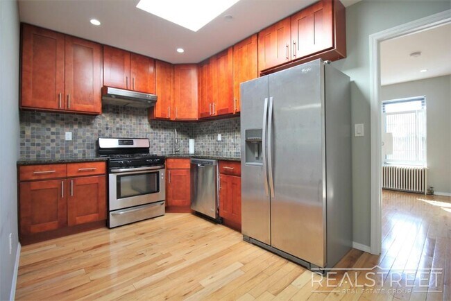 Floorplan - 168 7th Ave