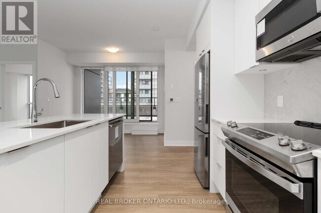 Building Photo - 430 Square One Dr