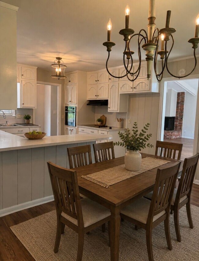 Building Photo - Move-In Ready 4BR/3BA Home with Spacious Layout & Large Yard