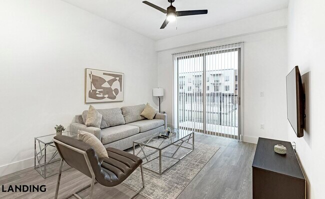 Building Photo - 650 E Sycamore St