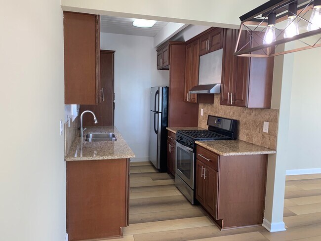 Foto del edificio - 3208 Highland Ave