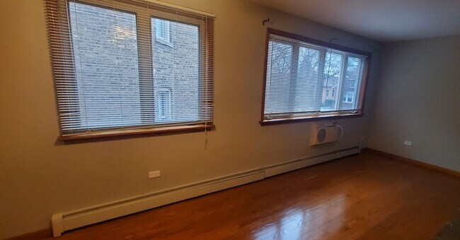 Foto del edificio - 6316 N Paulina St