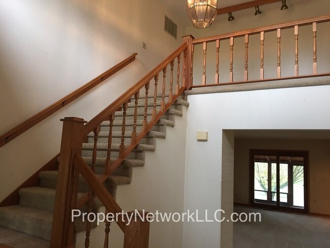 Building Photo - Country Living in Boring Oregon